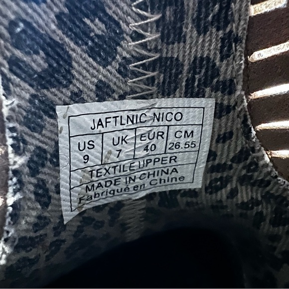 Billabong Tan Ankle Boots with Tassels - Picture 7 of 12